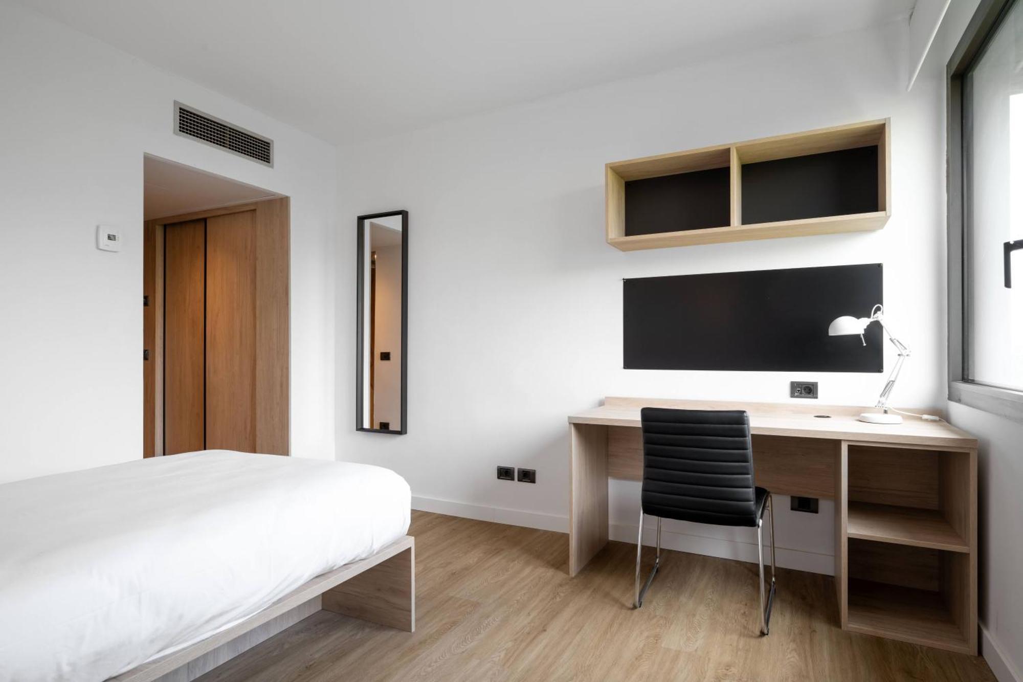 Micampus Pamplona Student Residence Eksteriør bilde